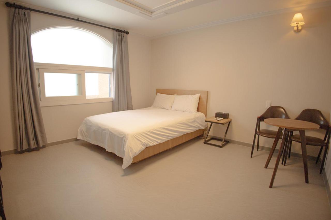 Trevi Hotel Csedzsu Kültér fotó