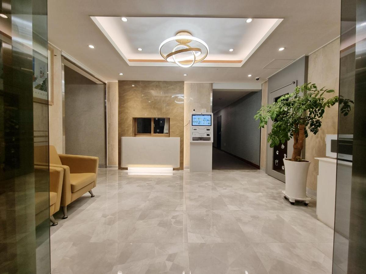 Trevi Hotel Csedzsu Kültér fotó