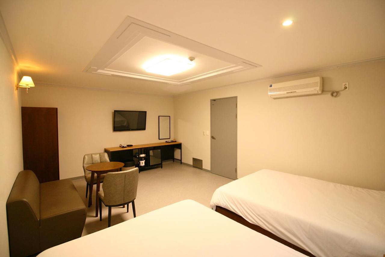 Trevi Hotel Csedzsu Kültér fotó