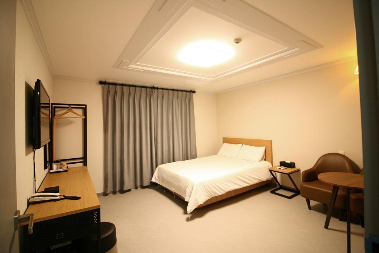 Trevi Hotel Csedzsu Kültér fotó