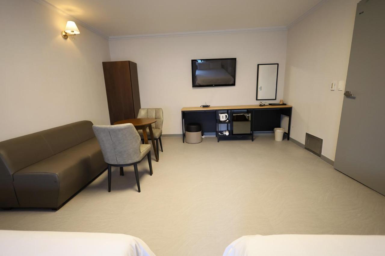 Trevi Hotel Csedzsu Kültér fotó