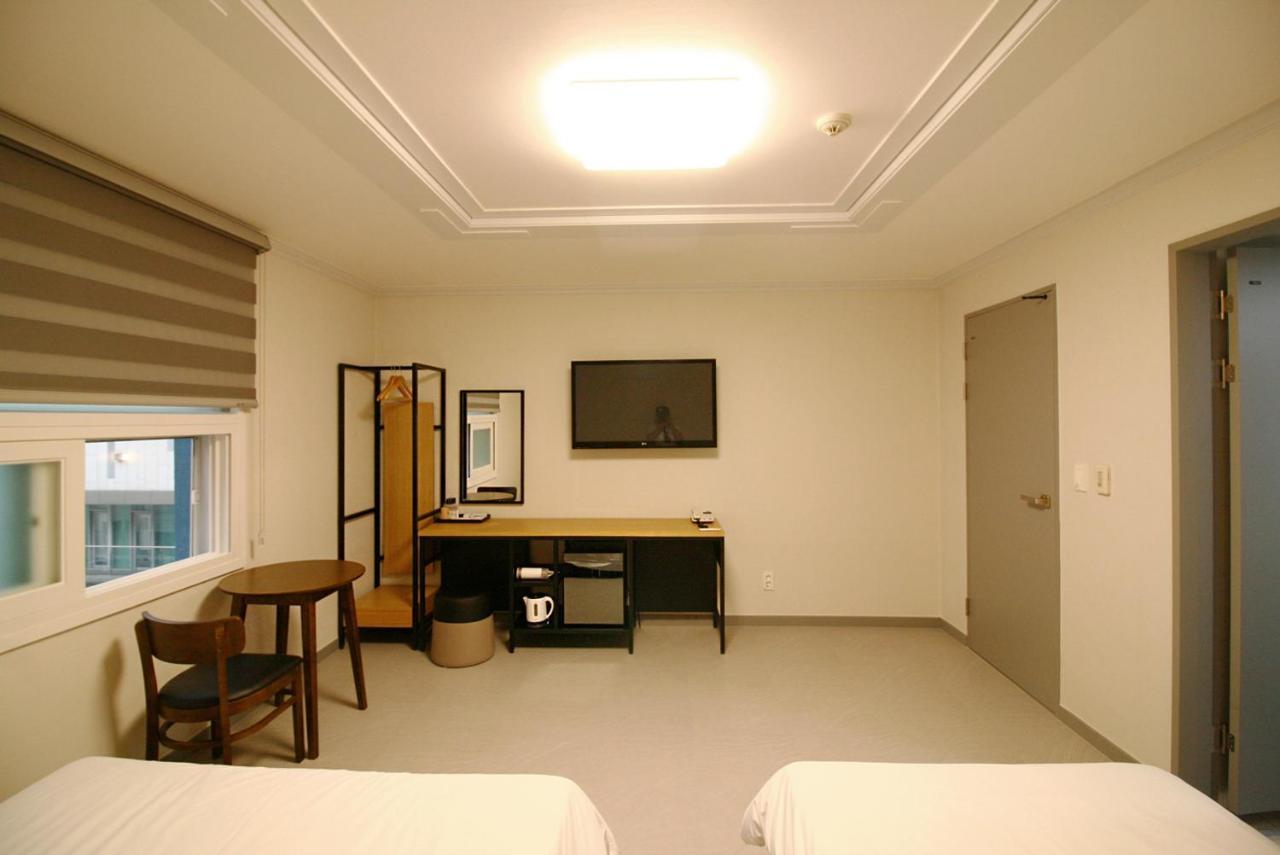 Trevi Hotel Csedzsu Kültér fotó