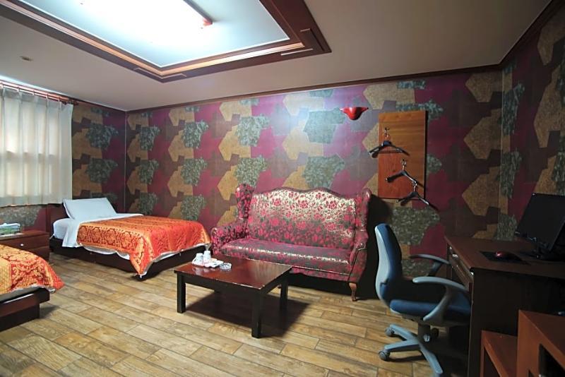 Trevi Hotel Csedzsu Kültér fotó