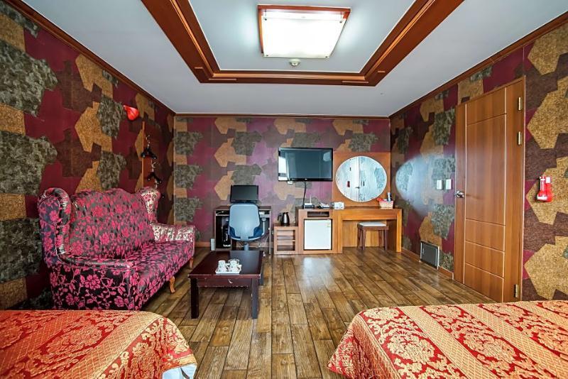 Trevi Hotel Csedzsu Kültér fotó