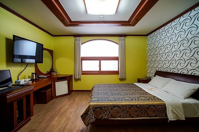 Trevi Hotel Csedzsu Kültér fotó